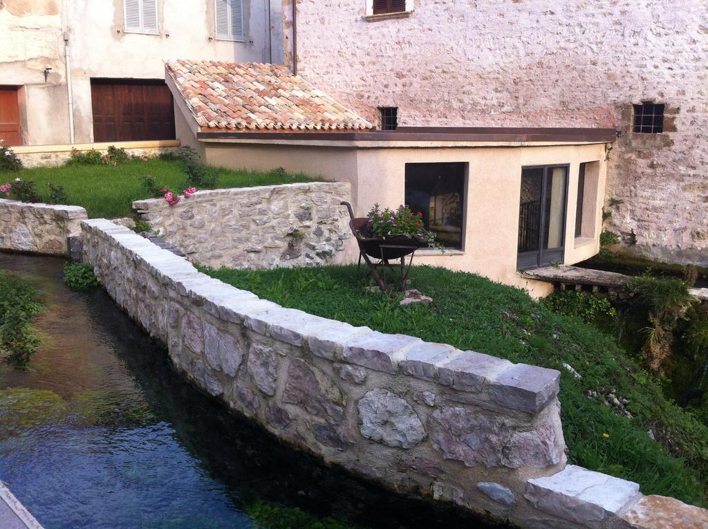 Residence Menotre Rasiglia Exterior photo